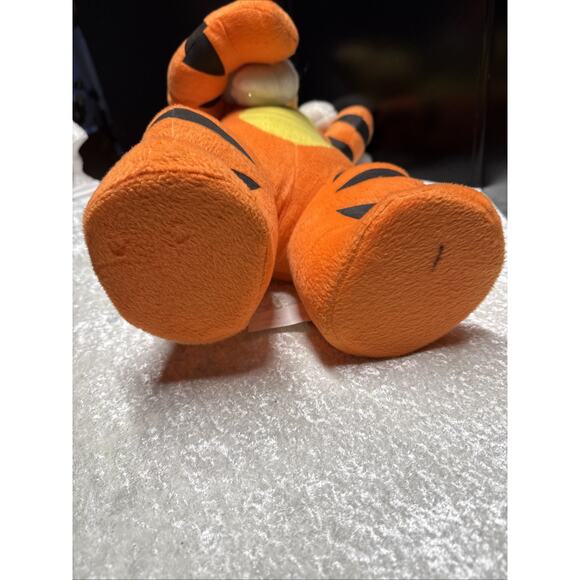 Tigger Santa Hat Door Greeters Disney Plush Christmas Winnie The Pooh 27" - Picture 14 of 16